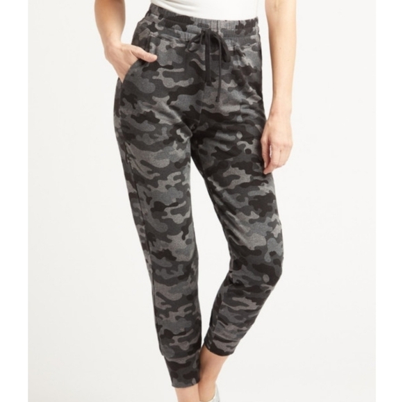 Sundry cropped  pocket jogger size Small - Picture 9 of 9